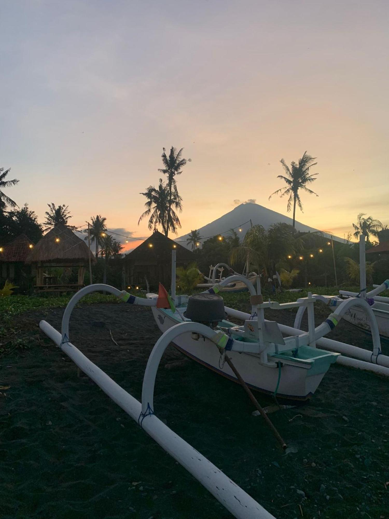 Yogi Beach Cabin Amed Buitenkant foto